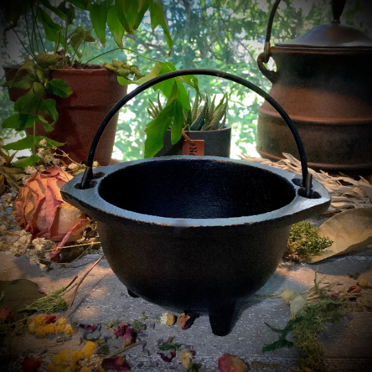 Medium Cast Iron Cauldron