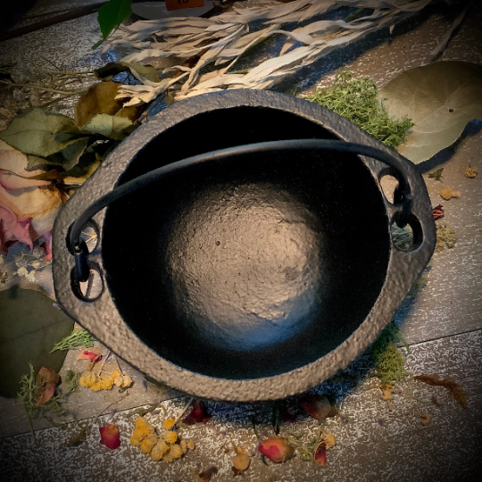Medium Cast Iron Cauldron