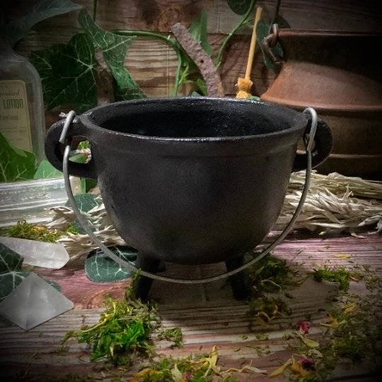 Small Cast Iron Cauldron with lid